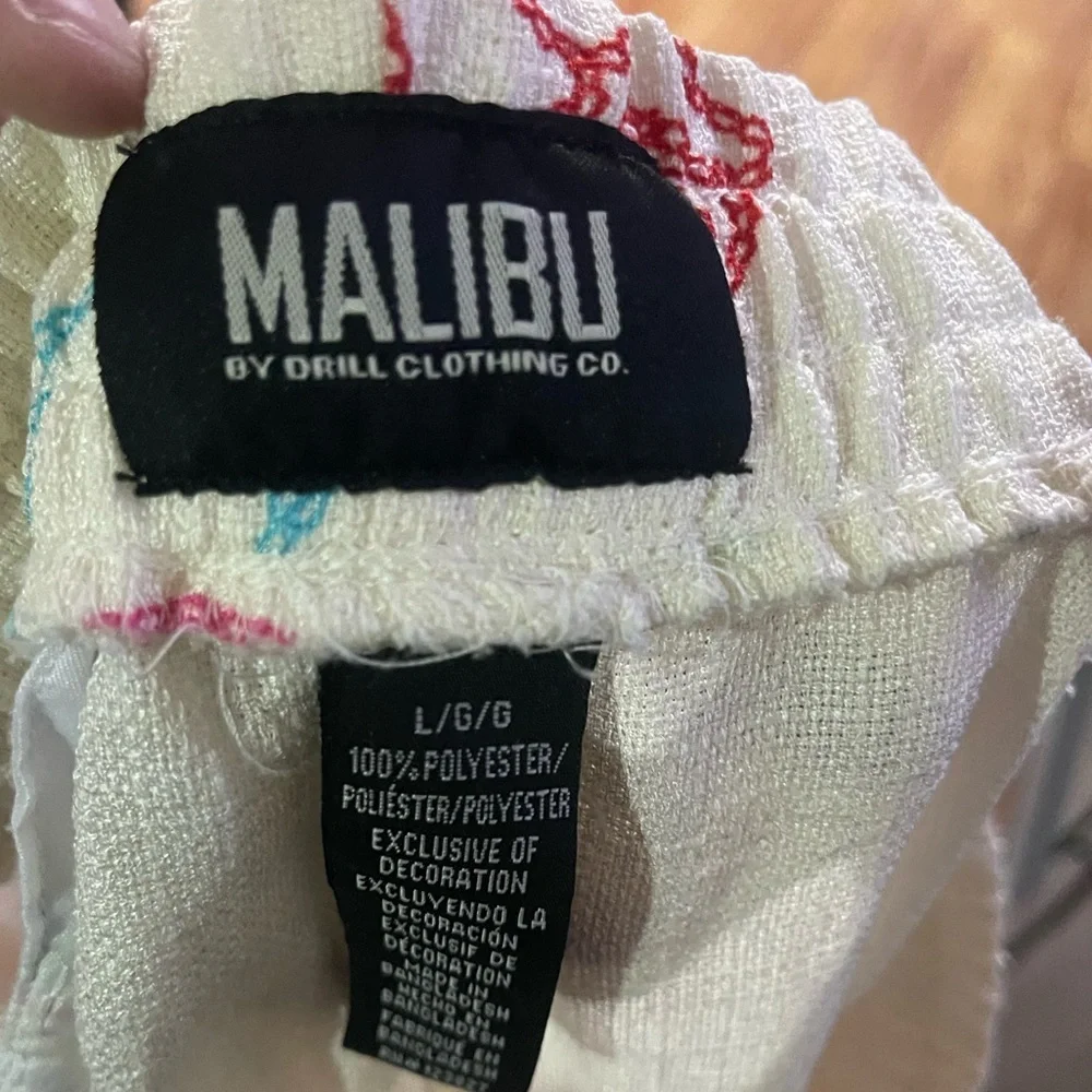 Malibu Cream Floral Embroidered Women Shorts - Picture 3 of 4